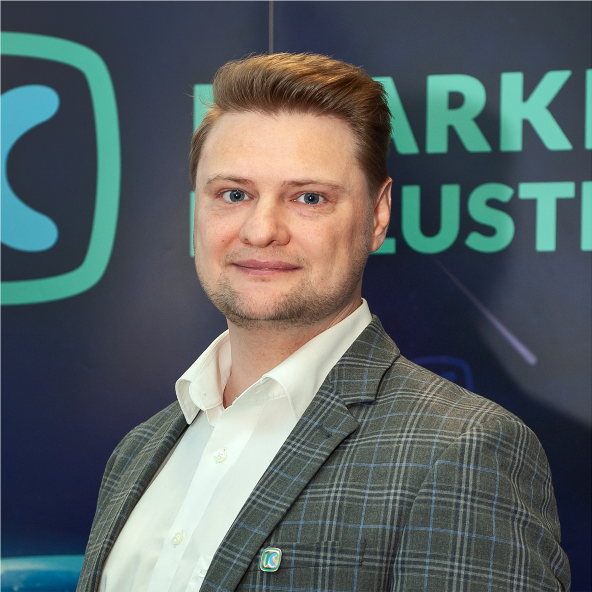 Едуард Фаст